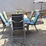 Robbin Met Airco Wifi En Zwembad *