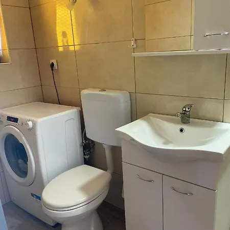 Appartement Robbin Met Airco Wifi En Zwembad
