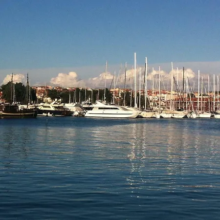 아파트 Robbin Met Airco Wifi En Zwembad *