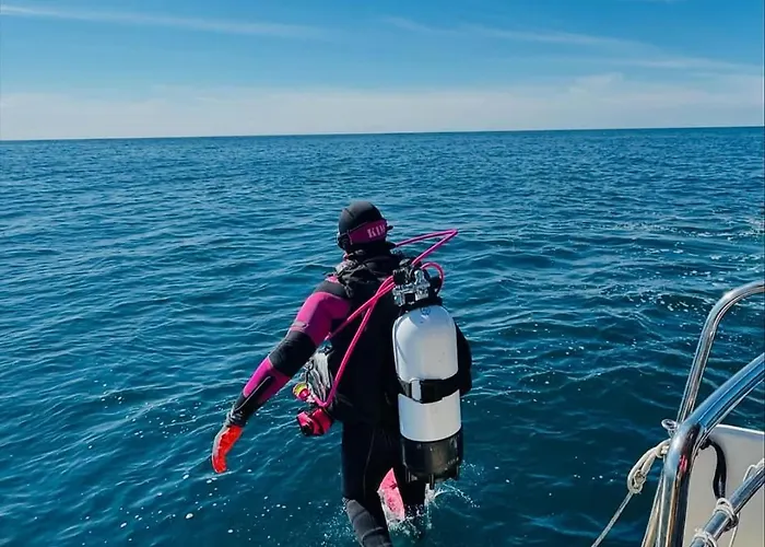 Robbin Met Airco Wifi En Zwembad 아파트