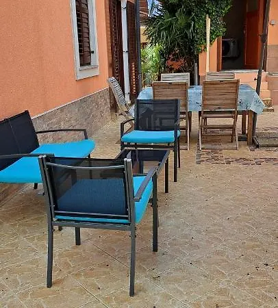 Lägenhet Robbin Met Airco Wifi En Zwembad