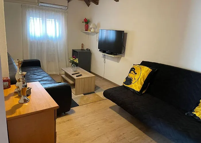 Robbin Met Airco Wifi En Zwembad Apartamento