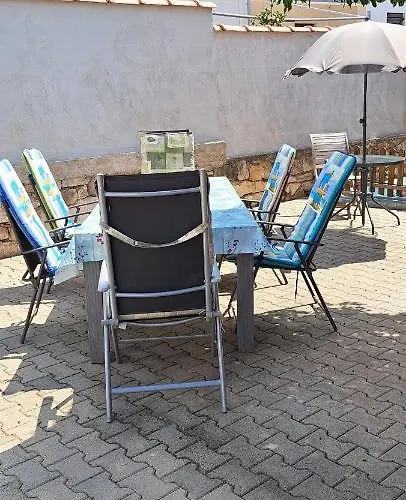 Robbin Met Airco Wifi En Zwembad *