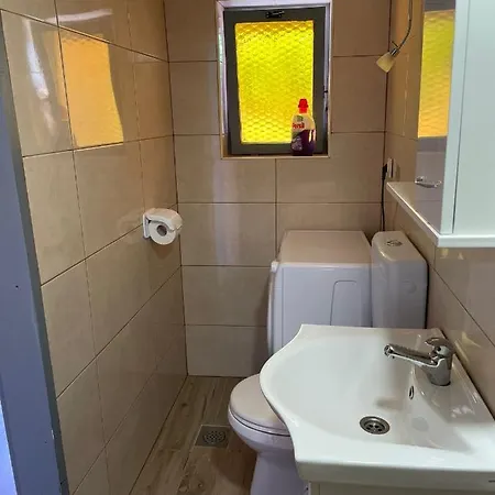 Apartment Robbin Met Airco Wifi En Zwembad *